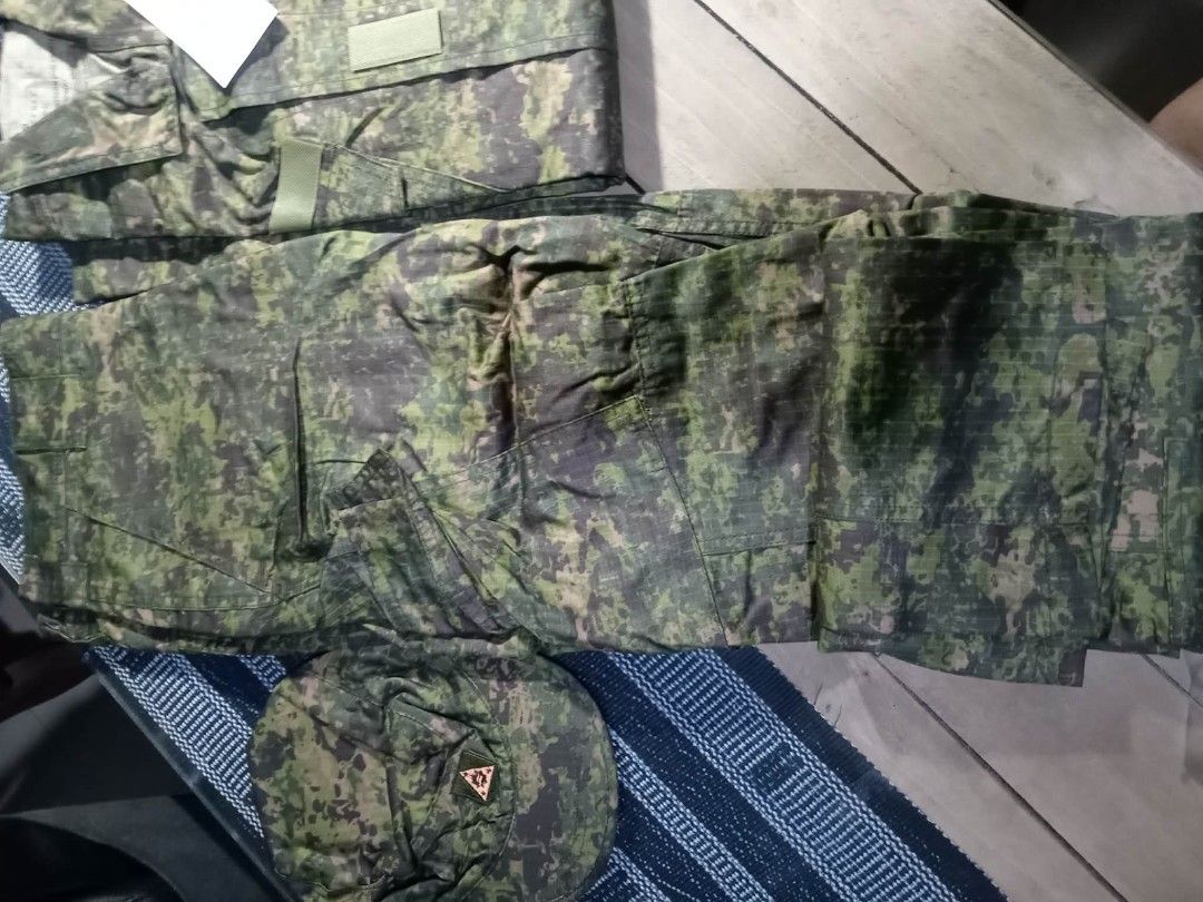 Philippine Army 409 Pattern Uniform Set with Cap (Category: Sets & Coordinates) located in Quezon City. Submitted by northfacered (Listing ID 1462324920, Image 2). Description: - Genuine Philippine Army 409 pattern uniform set - Includes jacket, pants, and matching cap - Size: Small Long - Chest size: 40" to 42" - Manufactured: July 2022 - For Philippine Army use only.