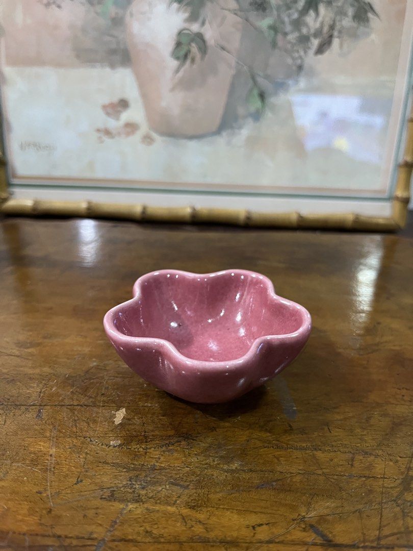 Pink flower-shaped ceramic trinket dish (Category: Dinnerware & Cutlery) located in Taguig. Submitted by minmin_parker (Listing ID 1462366856, Image 2). Description: - Adorable pink dish shaped like a flower. - Ideal for storing small jewelry, rings, earrings, or trinkets. - Features a beautiful glossy finish. - Perfect decorative piece for your vanity, dresser, or bedside table. - Compact size, fits easily anywhere..
