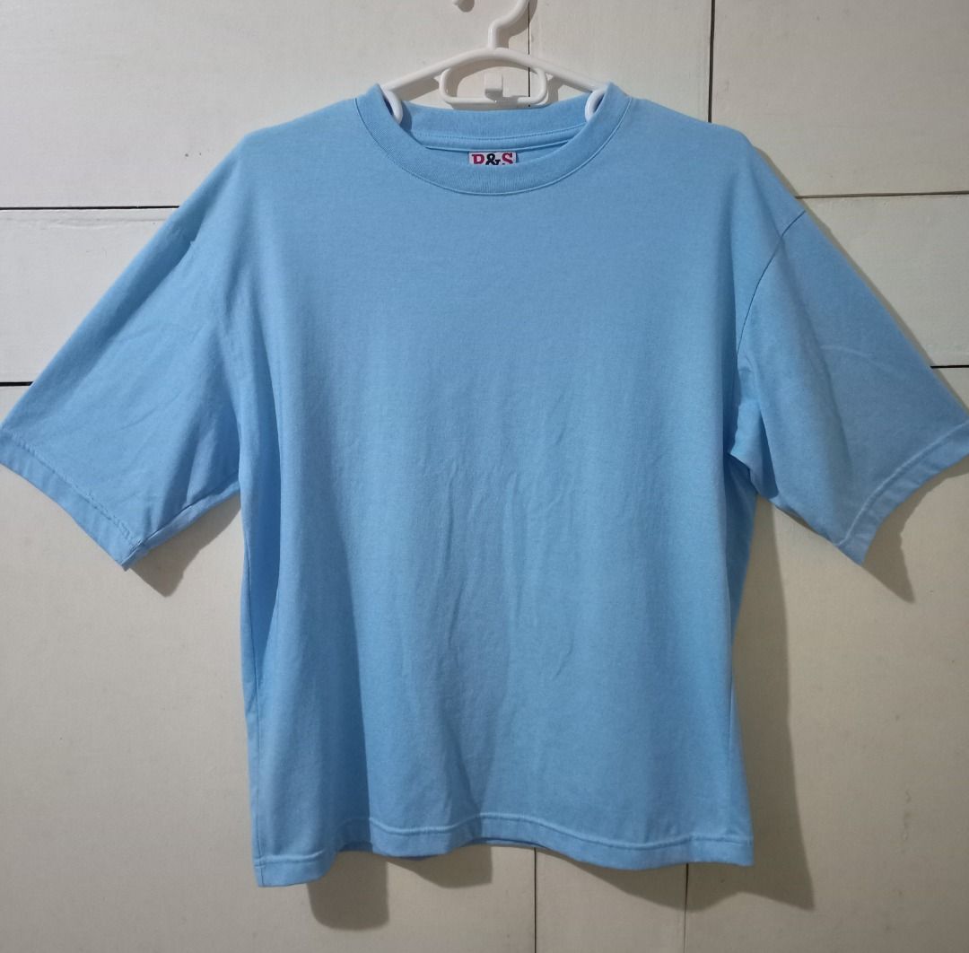 Plain & Simple (P&S) Oversized Light Blue Shirt - Medium (Category: Tshirts & Polo Shirts ) located in Angeles City. Submitted by josephgarcia17 (Listing ID 1462379111, Image 1). Description: 🟢 Size: Medium ♦️ Item Price: ₱250 🔵 Color: Light Blue ✅ Never used, only stored in cabinet ⚠️ Issues (see photos): • Small visible stitches at the back • Minor yellow stains at the back (needs deep cleaning).