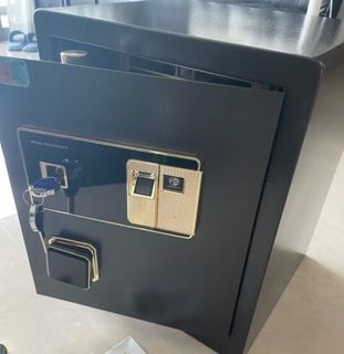 (Category: ) located in . Submitted by furnituresalestore (Listing ID 1462347982, Image 1). Description: .