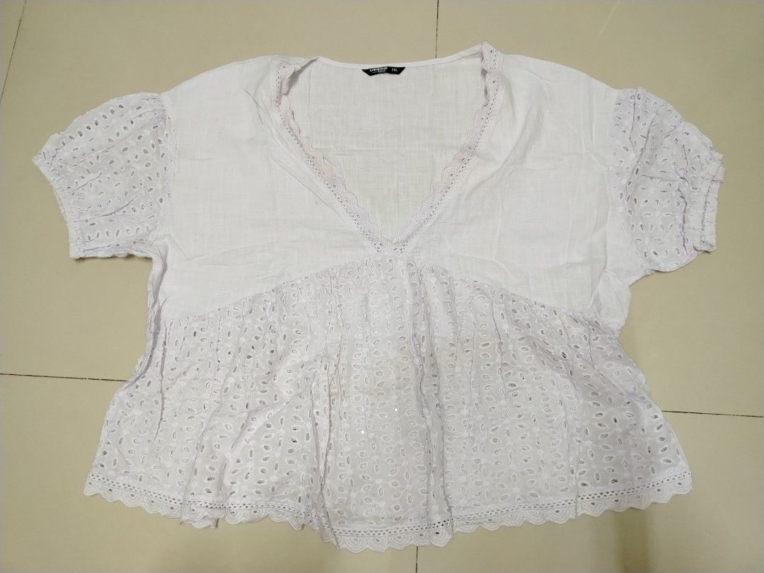 (plus size) lilac peplum blouse v-neck (Category: Blouses) located in Quezon City. Submitted by mistyforestph (Listing ID 1462349669, Image 2). Description: - brand new - size: length 26.5", width 23" meetup: novaliches bayan shipping: j&t or lalamove mop: gcash or bank transfer (strictly no COD).