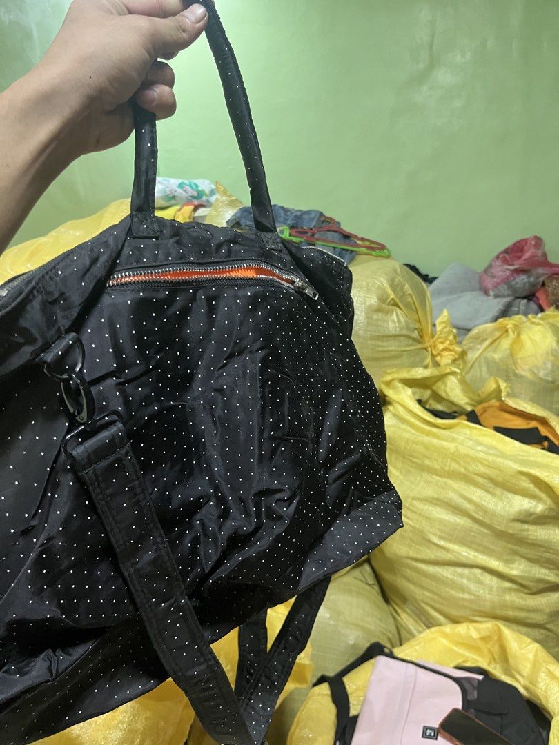 Porter (Category: Shoulder Bags) located in Cagayan de Oro. Submitted by david_thrift (Listing ID 1462425791, Image 3). Description: .