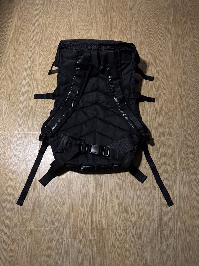 Porter-Yoshida & Co. logo patch buckled outdoor backpack (Category: Backpacks) located in Las Pinas. Submitted by southstreetdeals (Listing ID 1462367939, Image 3). Description: Porter-Yoshida & Co. logo patch buckled backpack •No Issue •Pristine Condition.