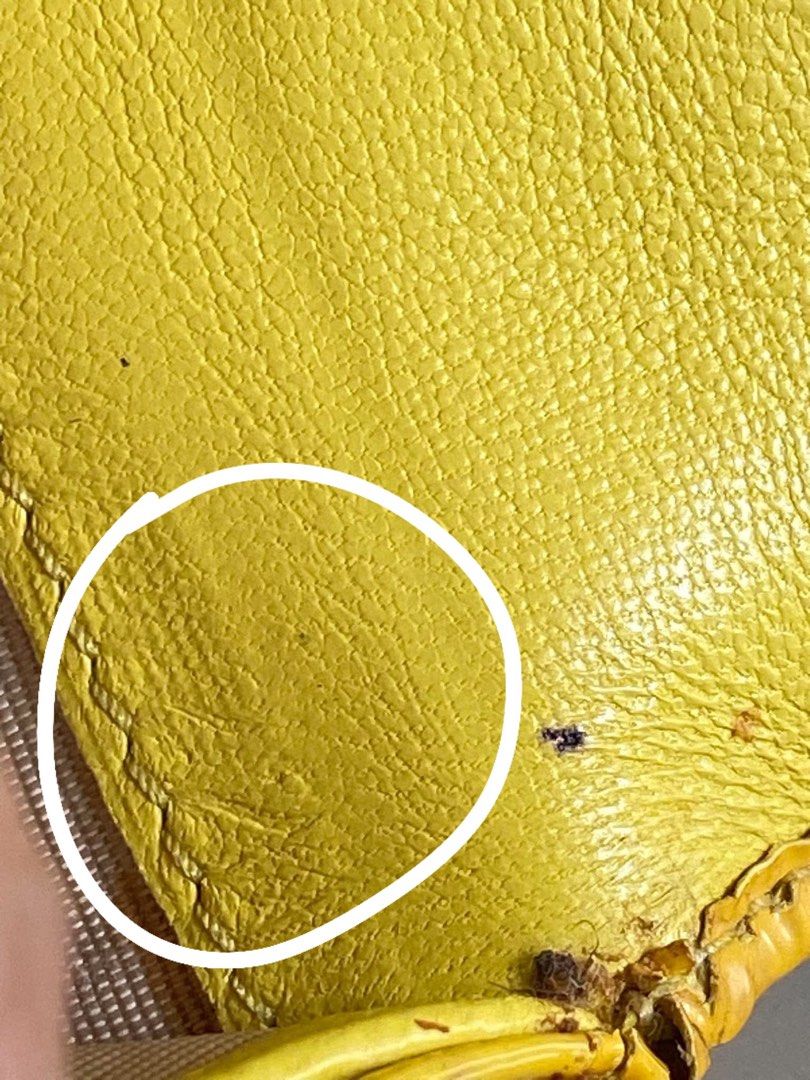 Prada (Category: Luxury Bags & Wallets) located in Barili. Submitted by jenn.elyn (Listing ID 1462299938, Image 3). Description: Used authentic prada wallet may issue pen mark pm sa may gusto.