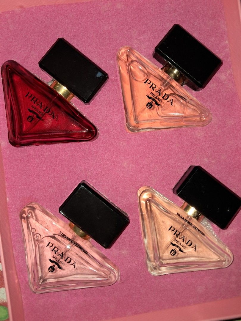 PRADA PARADOXE EAU DE PARFUM Refillable Spray Gift Set (Category: Fragrance & Deodorants) located in Manila. Submitted by terabentables2 (Listing ID 1462430899, Image 3). Description: PRADA PARADOXE EAU DE PARFUM GIFT SET DETAILS ⋆｡𖦹°‧★ ── ₱2k ⋆ Includes 4 refillable spray bottles (40ml / 1.4 fl oz each) ⋆ Scents: Intense, Virtual Flower, Radical Essence ⋆ Ideal for travel or exploring different fragrances ⋆ Comes in a pink Prada box ₊✩‧₊˚౨ৎ˚₊✩‧