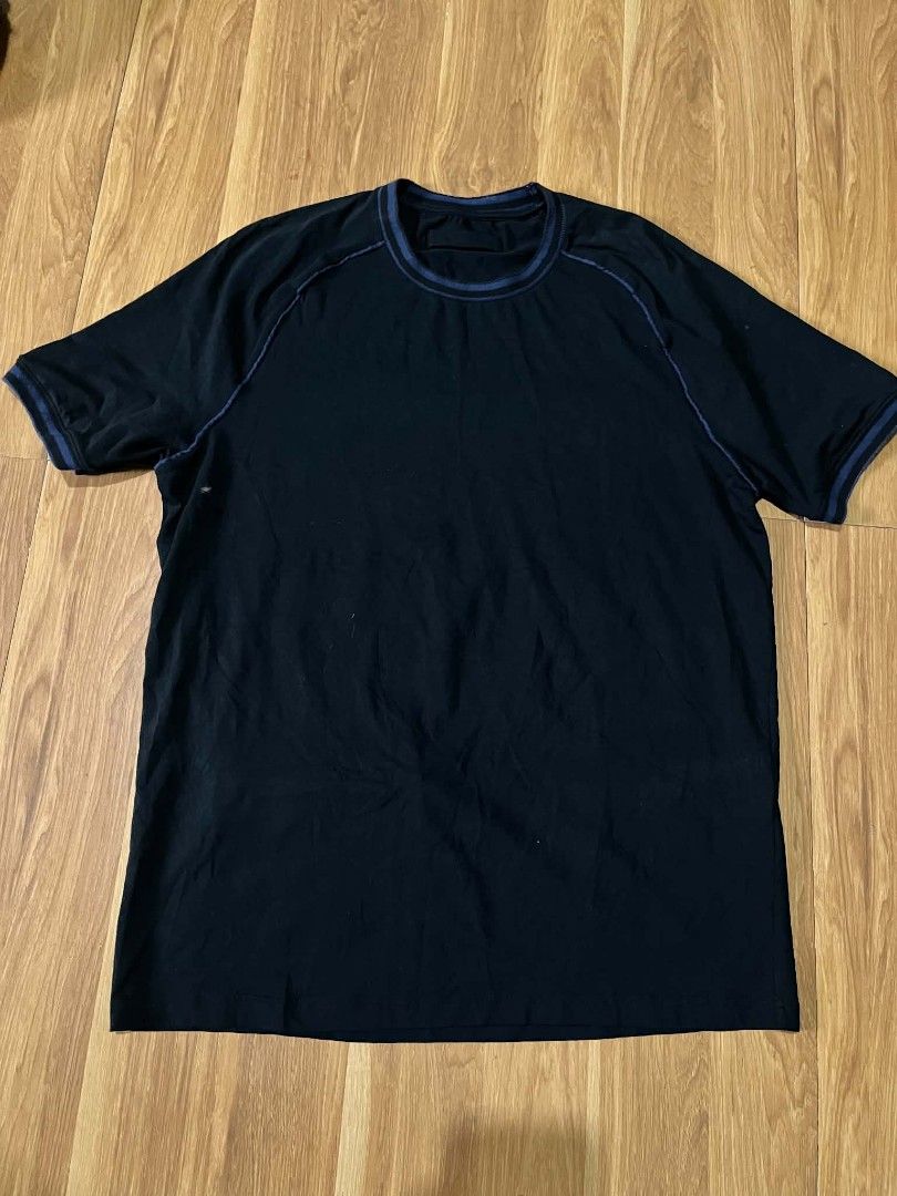 Prada Tshirt back zip pocket (Category: Luxury Apparel) located in Bulacan. Submitted by nifftyythrifty (Listing ID 1462434186, Image 1). Description: Prada Tshirt back zip pocket size medium.