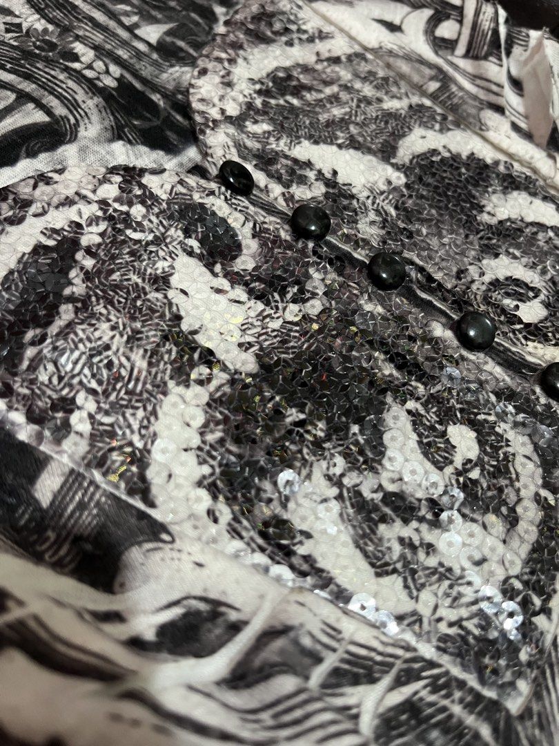 Vintage Apt.9 graphic print sublimation top (Category: Blouses) located in Manila. Submitted by ljpgdn (Listing ID 1462316978, Image 3). Description: Dm me for more deets :).