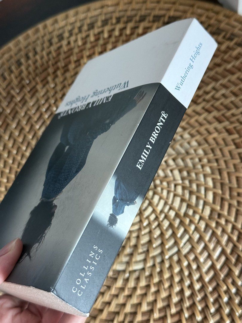 Preloved Collins Classics: Wuthering Heights by Emily Brontë (Category: Storybooks) located in Davao. Submitted by decluttergrlyp__ (Listing ID 1462358538, Image 3). Description: READ before making an offer/inquiry: -No last price. -No asking for shipping fee and location (unless you're from Davao City and Same Day Delivery or pickup) as it is already stated below. -Pay as you order. Sure buyers only. Collins Classics: Wuthering Heights by Emily 