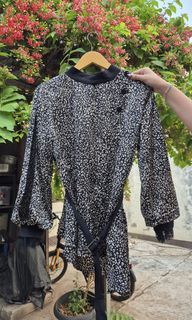 (Kategori: ) berada di . Dikirim oleh LMthrift (ID iklan 1462398007, Gambar 1). Deskripsi: .