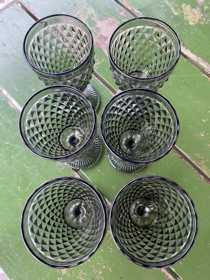 Preowned Goblet 6pcs (Category: Other Kitchenware & Tableware) located in Rodriguez. Submitted by cinderellagirly (Listing ID 1462331068, Image 3). Description: .