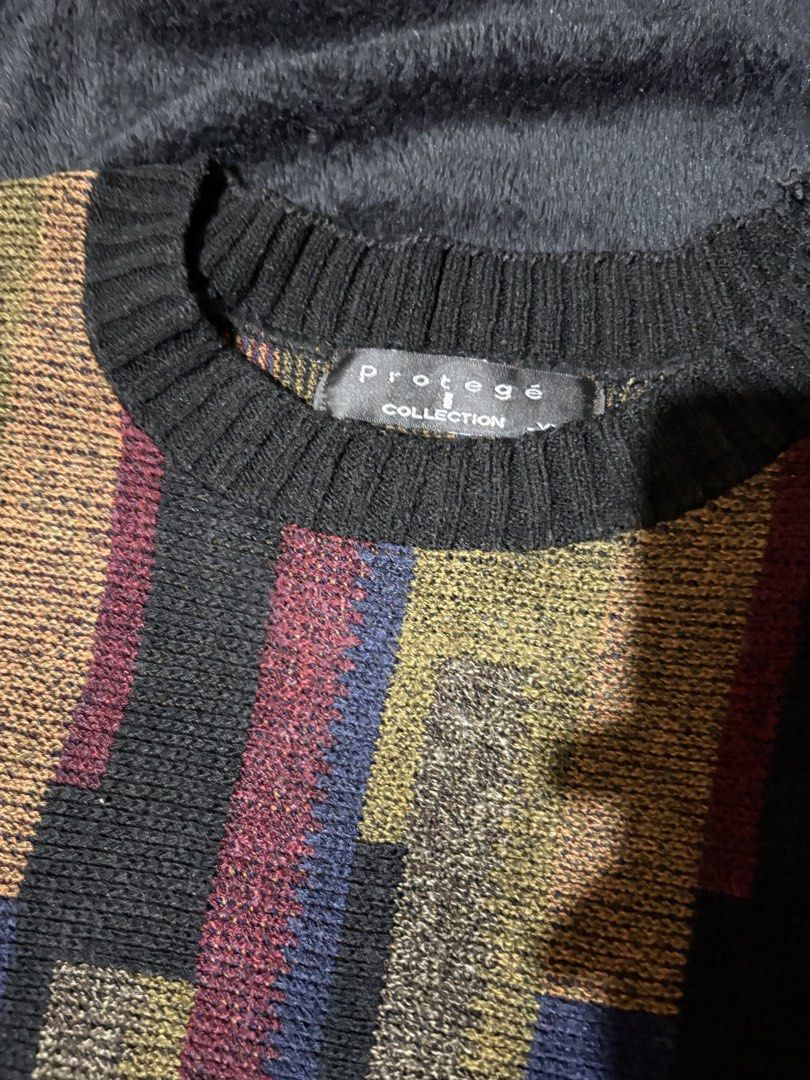 Protege Collection Geometric Pattern Knit Sweater (Category: Coats, Jackets and Outerwear) located in Pasay City. Submitted by wornfitsco (Listing ID 1462284893, Image 2). Description: 🧶 Vintage Protege Knit Sweater Premium vintage knit with clean pattern and cozy fit. Perfect for old-money, grandpa-core, and vintage styling. 📏 24.5 x 28 ✨ Condition: New 💰 ₱600 ⚡ No issues .