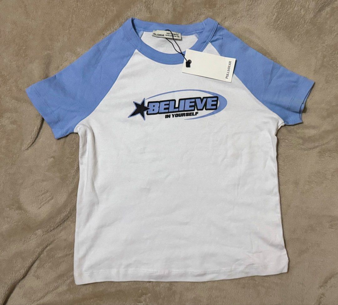 Pull&Bear y2k raglan baby tee (Category: Shirts) located in Makati City. Submitted by jeangrey_18 (Listing ID 1462330939, Image 1). Description: Size s-m ⚠️ PLEASE READ CAPTION BEFORE BUYING ⚠️ Original Branded overruns All brandnew items 𝓓𝓲𝓼𝓬𝓵𝓪𝓲𝓶𝓮𝓻: 𝗣𝗹𝗲𝗮𝘀𝗲 𝗺𝗮𝗻𝗮𝗴𝗲 𝘆𝗼𝘂𝗿 𝗲𝘅𝗽𝗲𝗰𝘁𝗮𝘁𝗶𝗼𝗻𝘀. 𝗪𝗲 𝗮𝗿𝗲 𝘀𝗲𝗹𝗹𝗶𝗻𝗴 𝗕𝗿𝗮𝗻𝗱𝗲𝗱 𝗢𝘃𝗲𝗿𝗿𝘂𝗻𝘀. 𝗧𝗵𝗲𝘀𝗲 𝗮𝗿𝗲 𝗮𝘂𝘁𝗵𝗲𝗻𝘁𝗶𝗰 𝗯𝗿𝗮𝗻𝗱𝗲𝗱 𝗰𝗹𝗼𝘁𝗵𝗶𝗻𝗴
