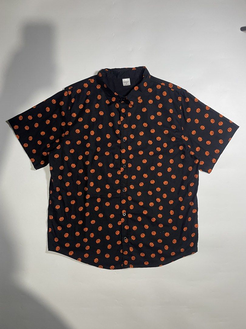 Pumpkin halloween shirt (Category: Tshirts & Polo Shirts ) located in Bais. Submitted by christian.complexthrift08 (Listing ID 1462328774, Image 1). Description: Pumpkin halloween shirt (All over print) Color: black Size: XLarge on tag Width: 23.5 inches Length: 29 inches Condition: 9.5 / 10 Issue: Price: 399 + SF Via JNT express.