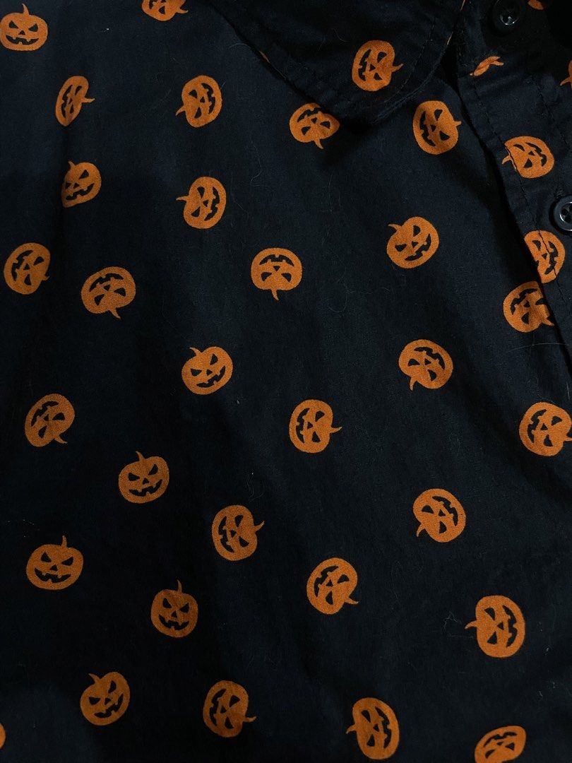 Pumpkin halloween shirt (Category: Tshirts & Polo Shirts ) located in Bais. Submitted by christian.complexthrift08 (Listing ID 1462328774, Image 3). Description: Pumpkin halloween shirt (All over print) Color: black Size: XLarge on tag Width: 23.5 inches Length: 29 inches Condition: 9.5 / 10 Issue: Price: 399 + SF Via JNT express.