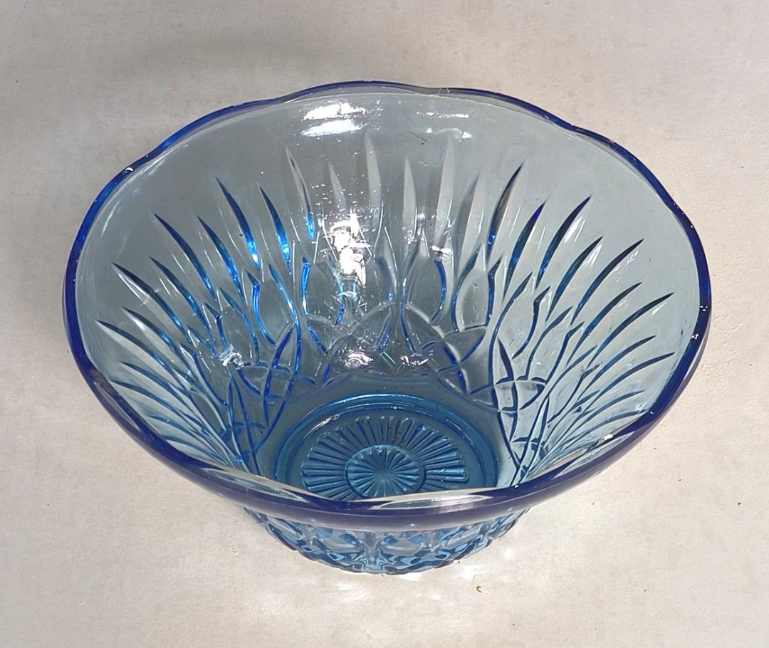 Punchbowl Set (Category: Other Kitchenware & Tableware) located in Cainta. Submitted by mitchiemochi (Listing ID 1462438535, Image 2). Description: .