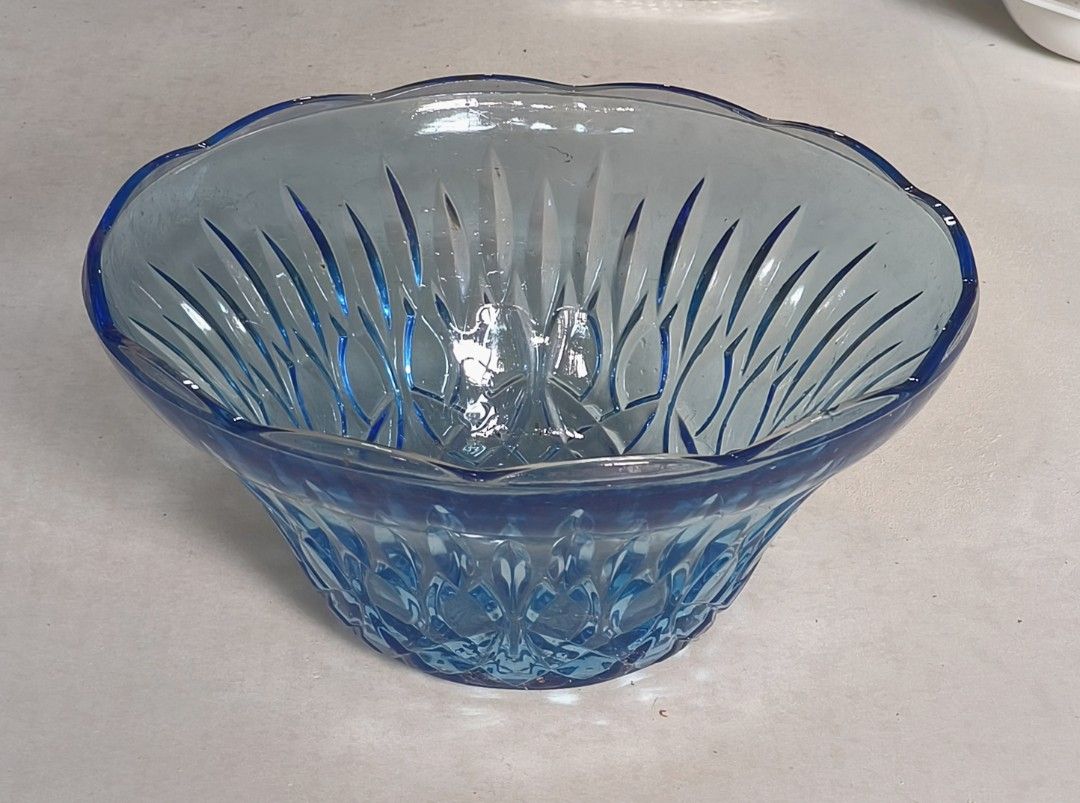 Punchbowl Set (Category: Other Kitchenware & Tableware) located in Cainta. Submitted by mitchiemochi (Listing ID 1462438535, Image 3). Description: .