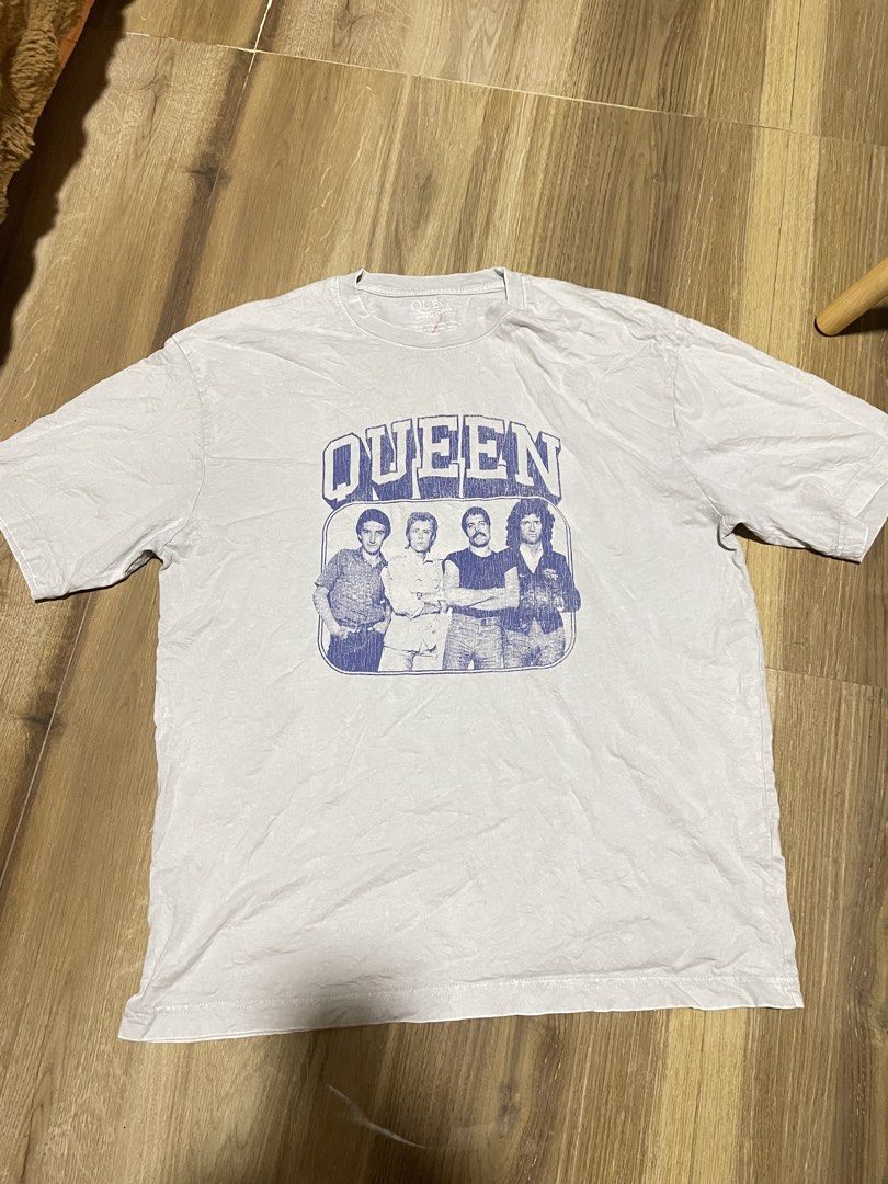 Queen Band T-Shirt (Category: Tshirts & Polo Shirts ) located in Manila. Submitted by clementdav22513 (Listing ID 1462355625, Image 1). Description: official merchandise by top 10 xl .