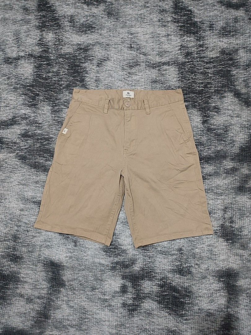 Quiksilver Short (Category: Shorts) located in Cebu City. Submitted by haryvyylyynn (Listing ID 1462367613, Image 1). Description: Quiksilver Short W 31 550+sf.