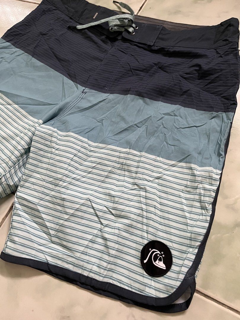 Quiksilver Surfsilf Tijuana Boardshort (Category: Swim Trunks & Board Shorts) located in Irosin. Submitted by cm_fastdeals (Listing ID 1462434279, Image 3). Description: Like new to brand new condition Waist:32-34 Length:18 No issue.