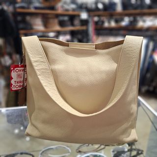 (Category: ) located in . Submitted by tokyothriftstore (Listing ID 1462338725, Image 1). Description: .