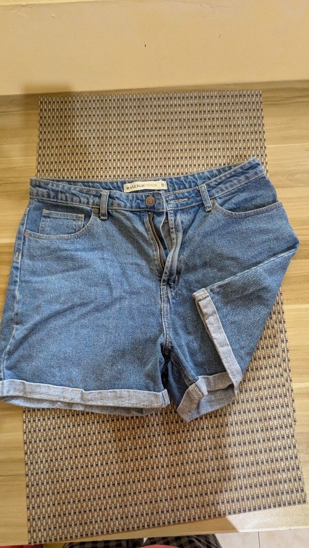 Raleigh Denim Shorts Size 32 (Category: Shorts) located in Paranaque City. Submitted by lai_francisco (Listing ID 1462328654, Image 1). Description: - Brand: Raleigh - Color: Classic Blue Denim - Size: 32 - Closure: Zip fly with button - Hem: Cuffed for a relaxed look - Pockets: Two front, two back - Style: Casual wear.