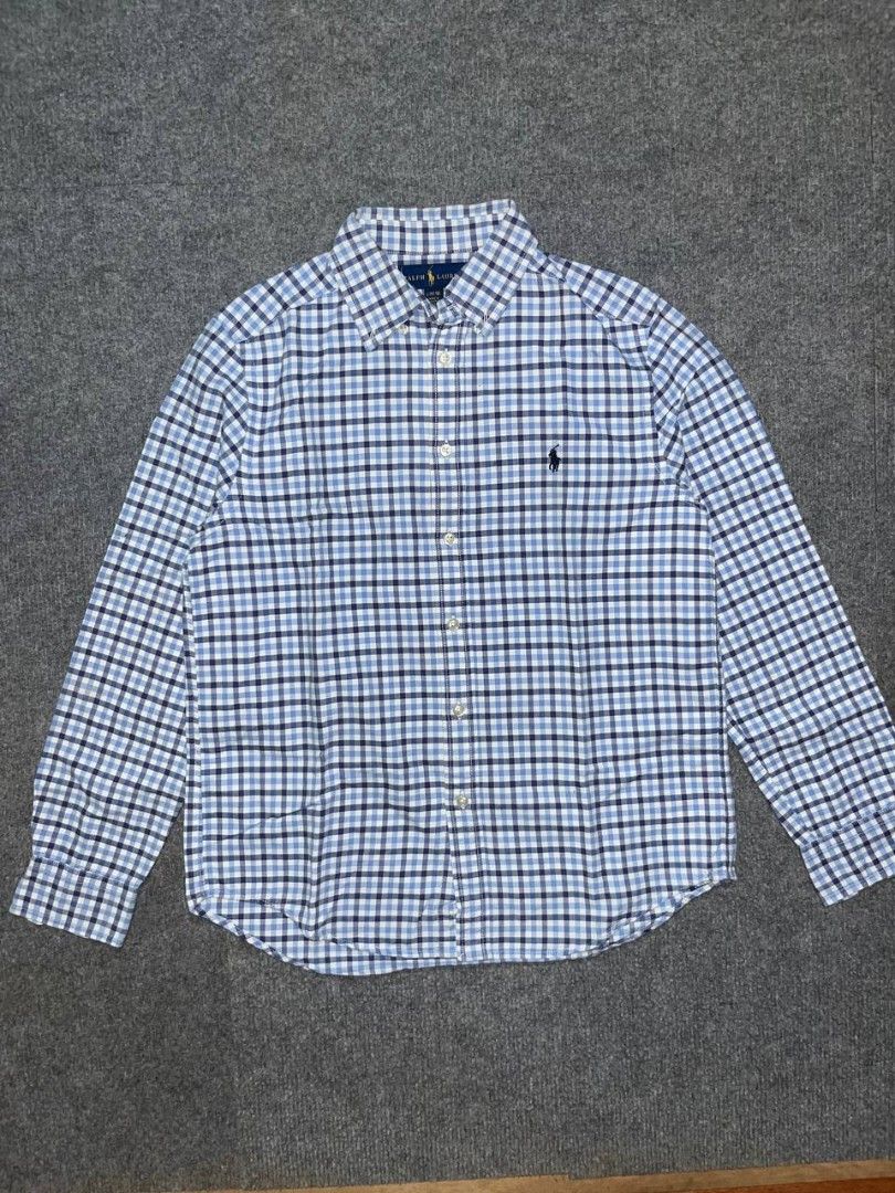 Ralph Lauren (Category: Formal Shirts) located in Getafe. Submitted by charlon_thrift (Listing ID 1462434640, Image 1). Description: RALPH LAUREN EXCELLENT CONDITION DIMES: W19 / L25 9.8/10 COLOR RATE ISSUE: PINHOLES 350💸.