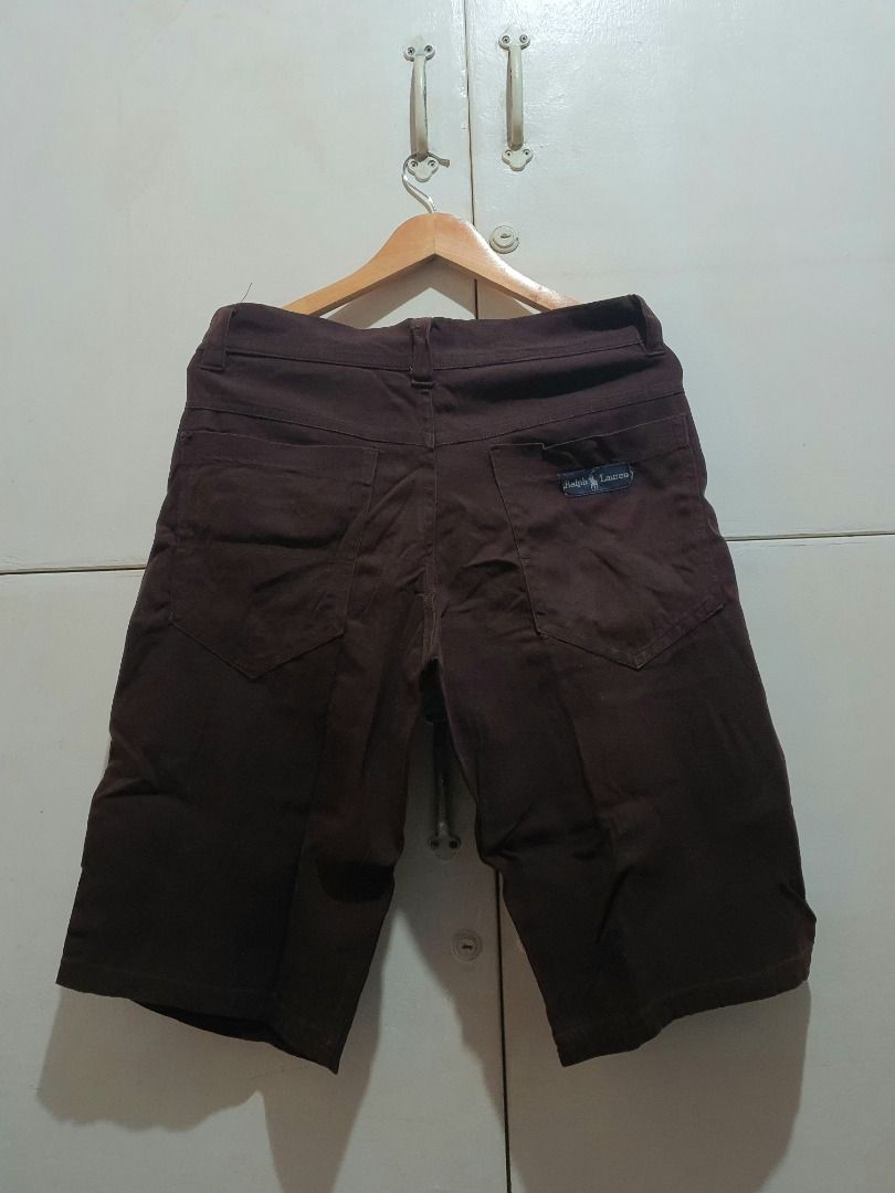 RALPH LAUREN 'BLACK DENIM' SHORTS (Category: Shorts) located in Manila. Submitted by ako.si.lemmor (Listing ID 1462307069, Image 2). Description: This item is off/legit since thrifted, manage your expectation. Waist: 33-36in (L) Length: 22in Color rate: 7.5/10 Issue: Color fade, signs of usage Ship at your own cost or pickup Mandaluyong..