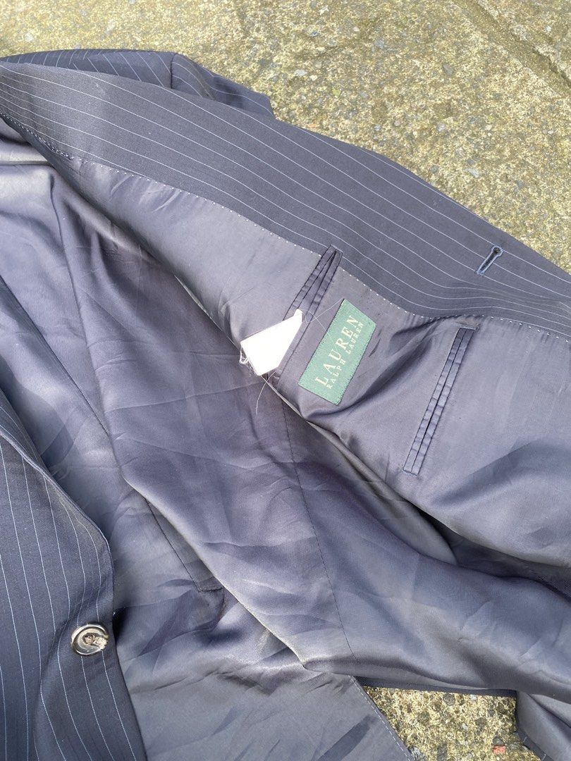 RALPH LAUREN BLAZER 100%wool size42R (Category: Coats, Jackets and Outerwear) located in Lipa City. Submitted by local-drip-source (Listing ID 1462264575, Image 2). Description: .