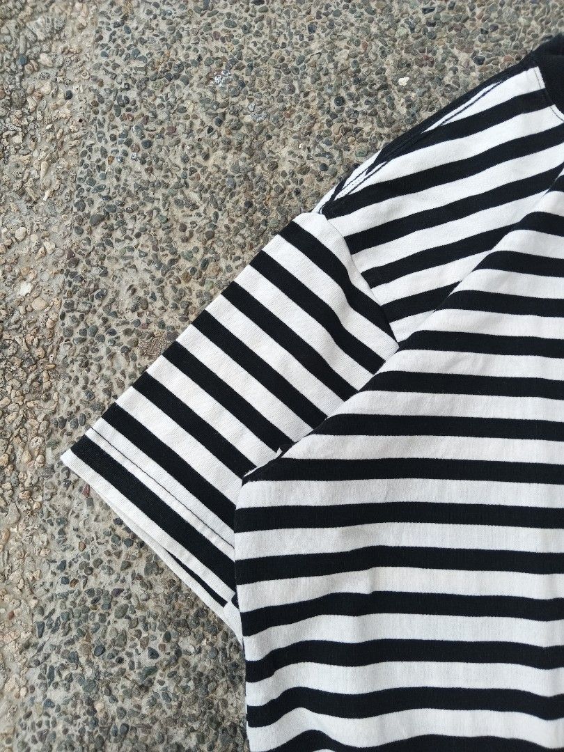 Random stripe shirt (Category: Tshirts & Polo Shirts ) located in Cagayan de Oro. Submitted by thriftolootss (Listing ID 1462400895, Image 3). Description: size large.