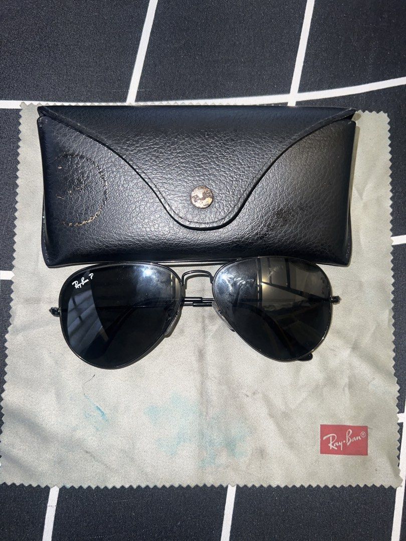 Ray-Ban Aviator Sunglasses with Case (Category: Sunglasses & Eyewear) located in Bulacan. Submitted by fjfrancisco20 (Listing ID 1462328427, Image 1). Description: RFS : Decluttering PHP 4000.