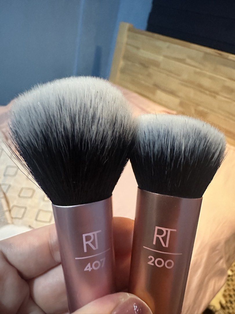 Real Techniques Makeup Brushes - Travel Duo (Category: Makeup) located in Quezon City. Submitted by toni.rose (Listing ID 1462289687, Image 1). Description: - Real Techniques Travel Duo - RT 407 Fluffy Powder Brush - RT 200 Dense Foundation Brush - Sold as a set - Bought in Watsons - No more box - RFS: Received a new brush set .