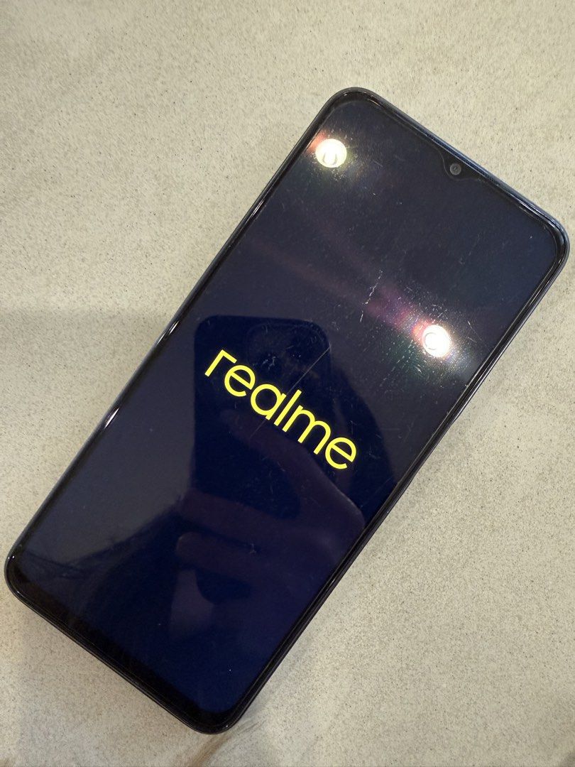 Realme C35 (Category: Realme) located in Kuala Lumpur. Submitted by mr.jl_n_kloee (Listing ID 1462266607, Image 2). Description: - Phone original receive in light defect condition which is slightly bend . -no box (PM if you really want yaaa) - Screen with original protection yaa Not scratches yaa - Brand: Realme - Model: RMX3511 - Color: Black - Condition: Good, pre-owned - Sleek and modern design - Ready for immediate use.