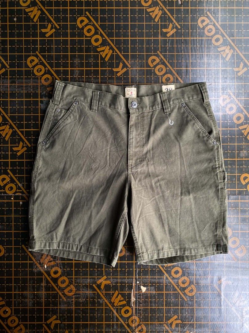 Red Head Brand Co. Cargo Shorts Size 38 (Category: Shorts) located in Manila. Submitted by raymondrob54698 (Listing ID 1462279199, Image 2). Description: - Brand: Red Head Brand Co. - Color: Olive Green - Size: 38 - Style: Cargo Shorts - Features: Plenty of pockets for storage, durable material - Closure: Button and zip - Ideal for: Casual wear, outdoor activities.
