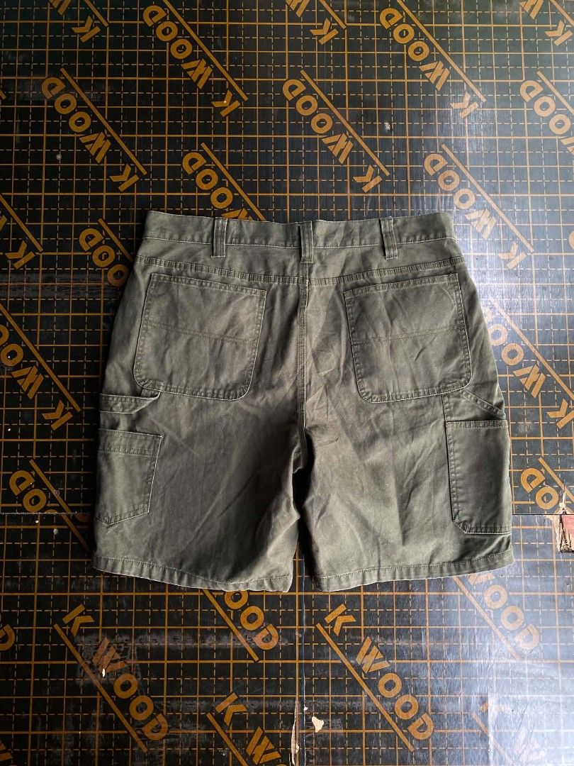 Red Head Brand Co. Cargo Shorts Size 38 (Category: Shorts) located in Manila. Submitted by raymondrob54698 (Listing ID 1462279199, Image 1). Description: - Brand: Red Head Brand Co. - Color: Olive Green - Size: 38 - Style: Cargo Shorts - Features: Plenty of pockets for storage, durable material - Closure: Button and zip - Ideal for: Casual wear, outdoor activities.