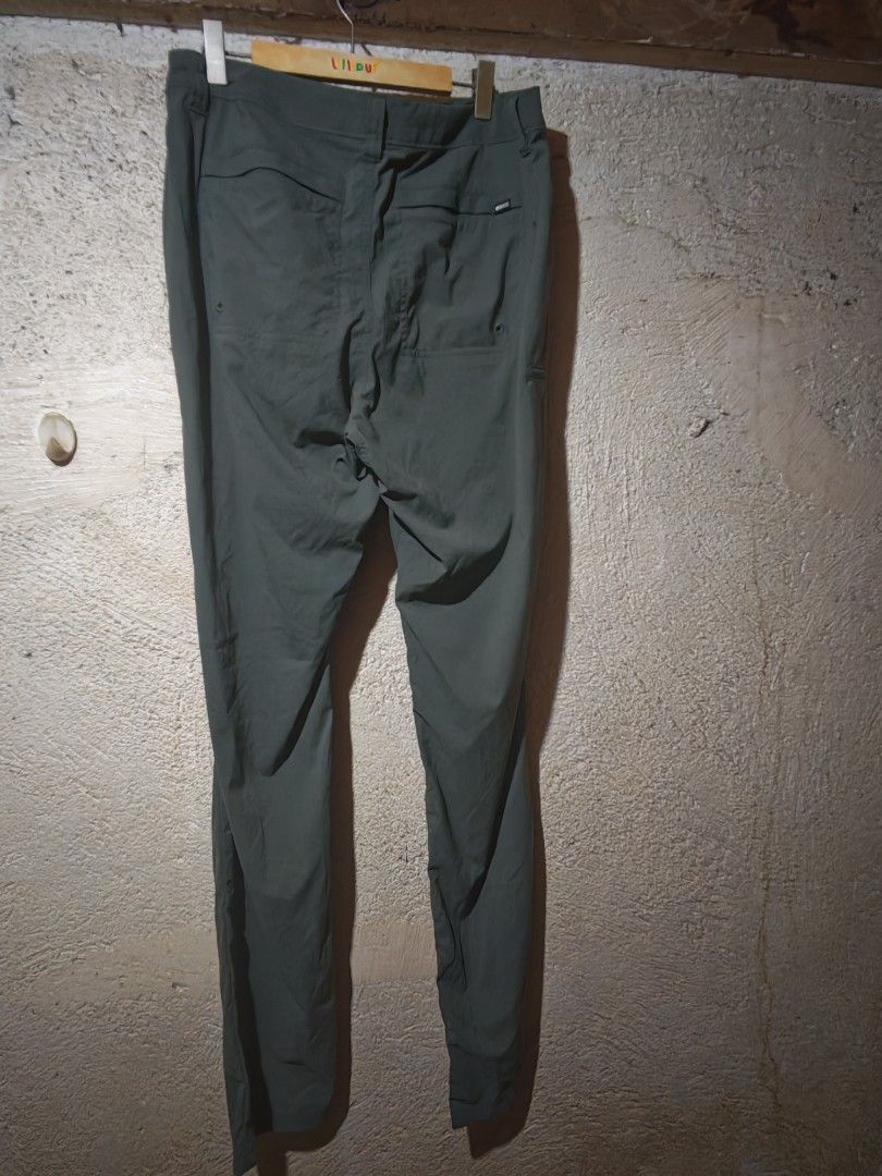 REI Trekking Pants (Category: Activewear) located in San Pedro. Submitted by dacianizer (Listing ID 1462272286, Image 3). Description: REI Trekking Pants Gray 10/10 color rate 30 Waistline 41Length Issue cut washtag Excellent Condition 599 plus shipping fee San Pedro Laguna Area.