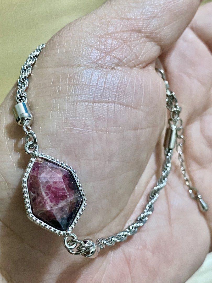 Rhodonite Bracelet (Category: Bracelets) located in Pasig City. Submitted by talaversify (Listing ID 1462335444, Image 1). Description: Semi-precious stone: Rhodonite Stone size: 13x15x6 mm Wrist size: 16cm to 20 cm 💠 Natural stone 💠.