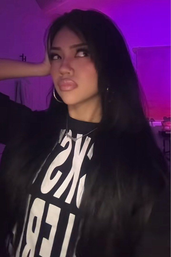 ROCKSTAR GIRLFRIEND sumwon cropped top graphic (Category: Shirts) located in Manila. Submitted by maggielindemann (Listing ID 1462311148, Image 3). Description: .