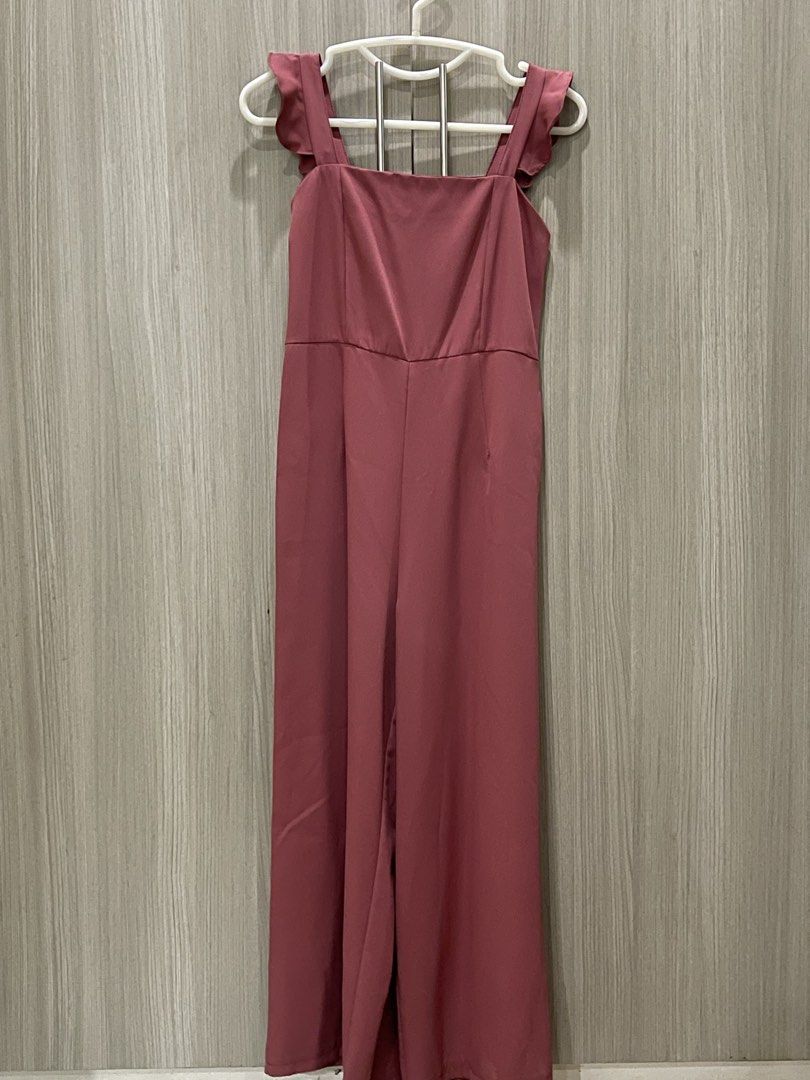Rose colored Jumpsuit (Category: Jumpsuits) located in Manila. Submitted by shiezzels (Listing ID 1462411169, Image 1). Description: New rose colored jumpsuit Has pockets Wide leg pants part Fits medium.