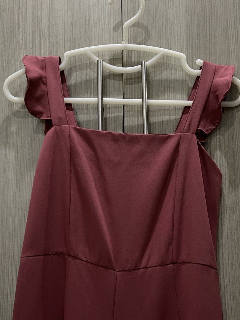 Rose colored Jumpsuit (Category: Jumpsuits) located in Manila. Submitted by shiezzels (Listing ID 1462411169, Image 2). Description: New rose colored jumpsuit Has pockets Wide leg pants part Fits medium.