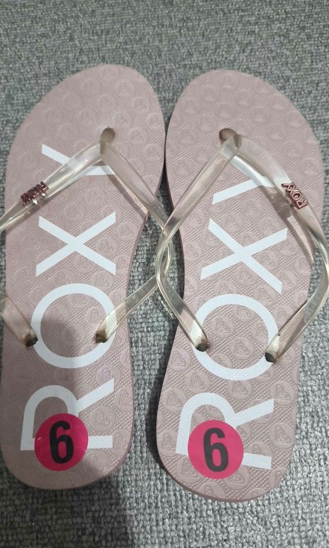 Roxy slides women (Category: Slippers and slides) located in Taytay. Submitted by whengmic12 (Listing ID 1462269695, Image 1). Description: size 6 flip tops roxy orig slide for women.