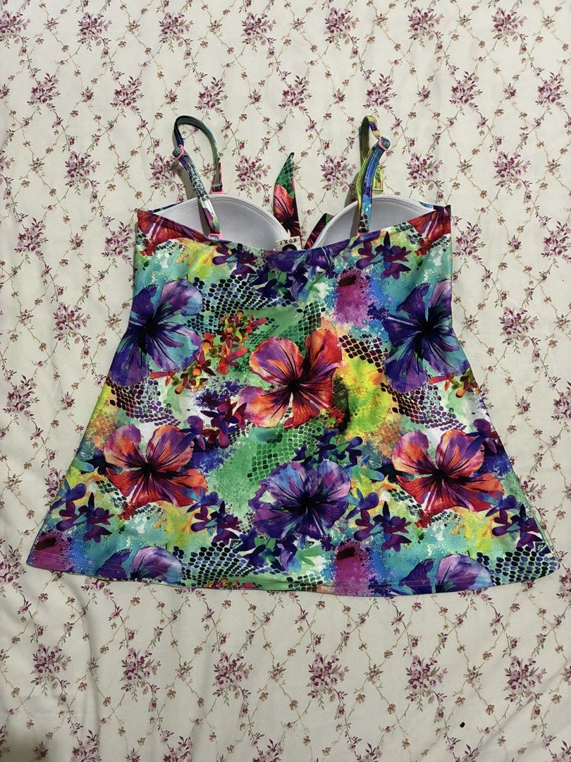 SALE!!! ROXY top (Category: Bikinis & Swimsuits) located in Muntinlupa City. Submitted by mystyle10 (Listing ID 1462268845, Image 2). Description: Almost new with removeable/adjustable strap. Very nice sharp floral colors.