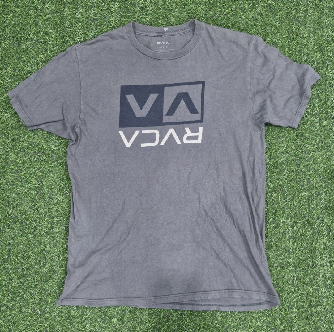 Rvca shirt (Category: Tshirts & Polo Shirts ) located in Pili. Submitted by the_g_thrift (Listing ID 1462377305, Image 1). Description: size large dimes: 21 x 29 need wash.