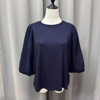 (Category: ) located in . Submitted by shopaholicwardrobe_ (Listing ID 1462401928, Image 1). Description: .