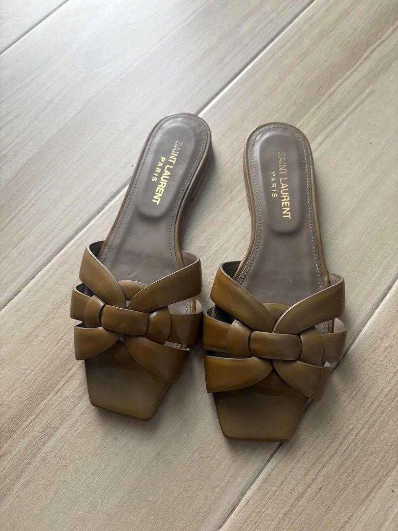 Saint Laurent Tribute Flats (Size 35) (Category: Sneakers & Footwear) located in Quezon City. Submitted by kaaat15 (Listing ID 1462438865, Image 1). Description: .