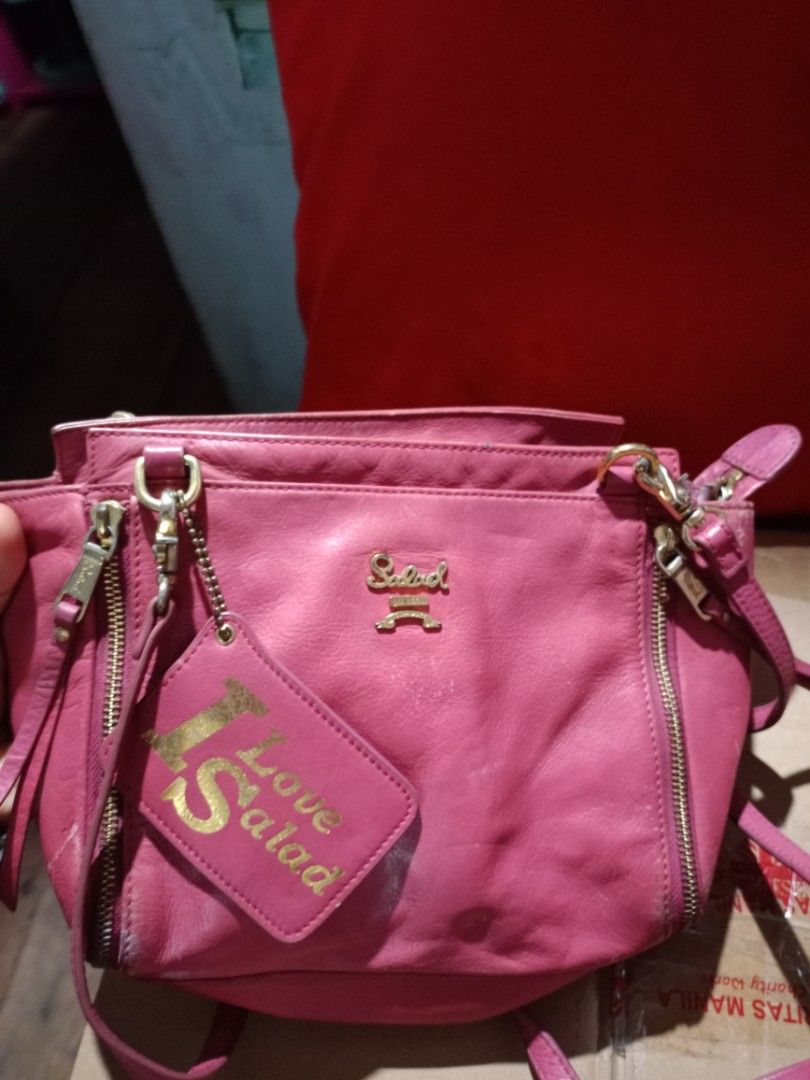 Salad bag (Category: Shoulder Bags) located in Manila. Submitted by raymund2501 (Listing ID 1462326713, Image 3). Description: for sale salad bag leather as is wat u see is wat u get.