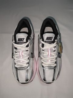 (Category: ) located in . Submitted by shoe_shoppp (Listing ID 1462425471, Image 1). Description: .