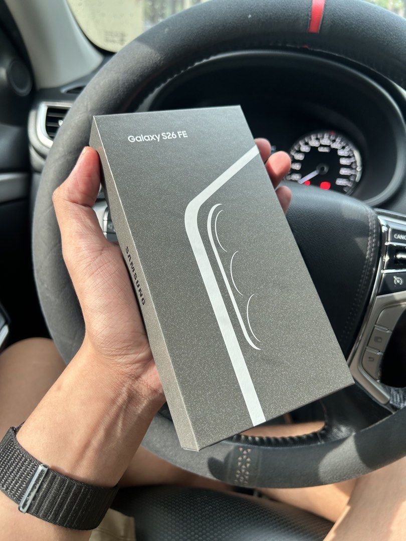 Samsung Galaxy S26 FE Brand New (Category: Samsung) located in Bacolod City. Submitted by gadgetkidbcd (Listing ID 1462399192, Image 3). Description: BRAND NEW & SEALED! Samsung Galaxy S26 FE Latest model! Flagship Specs! ₱33,990 only! (₱46,990 SRP) Blueberry color • Display: 6.7” Dynamic AMOLED 2X, 120Hz • Processor: Exynos 2500 (3nm) • RAM: 8GB • Storage: 128GB / 256GB • Rear cameras: 50MP main (OIS) + 12MP ultrawide + 8MP telephoto (3× optical