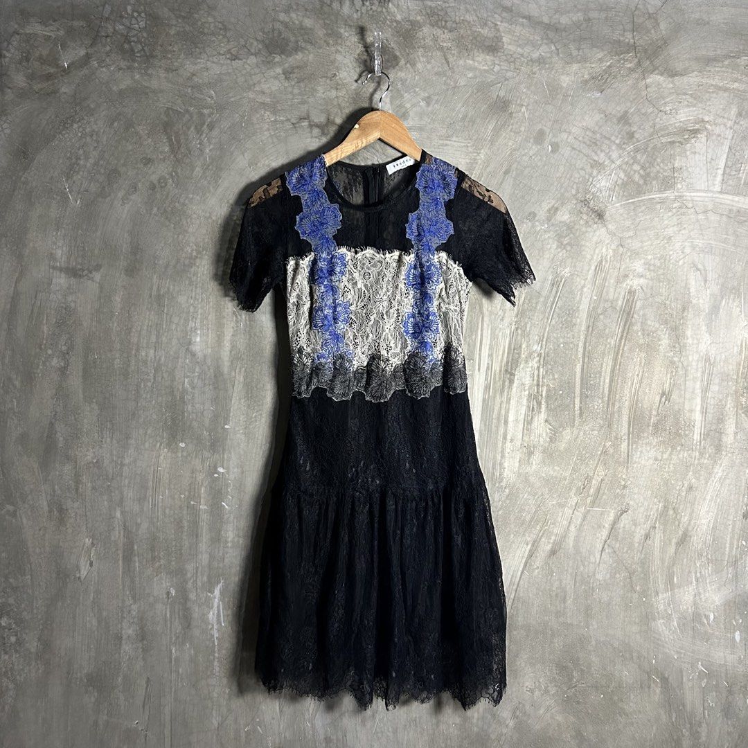 Sandro Paris - Floral Mini Dress (Category: Dresses) located in Tayabas. Submitted by streetdepartment (Listing ID 1462264684, Image 1). Description: Sandro Paris - Floral Mini Dress Measurements (inches): Width: 15” Length: 36-37” Shoulder: 11.5” Size - XS Excellent condition Flaw/s: None.