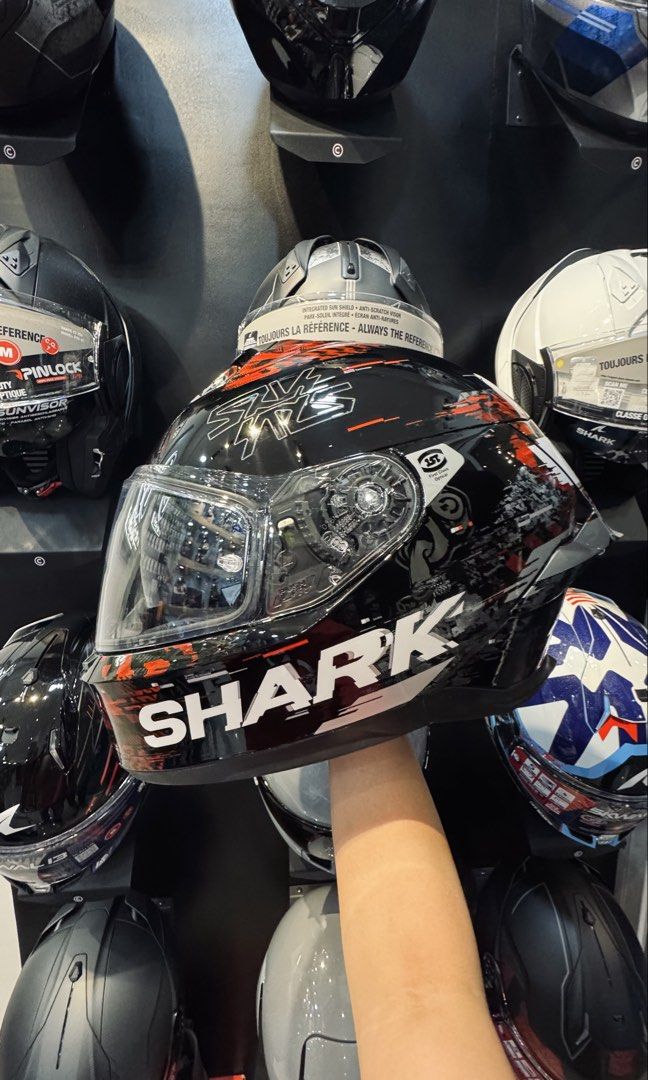 SHARK HELMETS SKWAL CUP SPEED VIB (Category: Helmets and other Riding Gears) located in Manila. Submitted by cg_kai (Listing ID 1462326728, Image 2). Description: SHARK SKWAL CUP — Full-Face Motorcycle Helmet (BEST DEAL 26k!) Race-inspired styling with premium features designed for everyday riding and spirited performance. KEY FEATURES • ECE 22.06 Certified • Lexan shell • Multi-density EPS • Optical Class 1 clear visor • Anti-scratch visor • Int