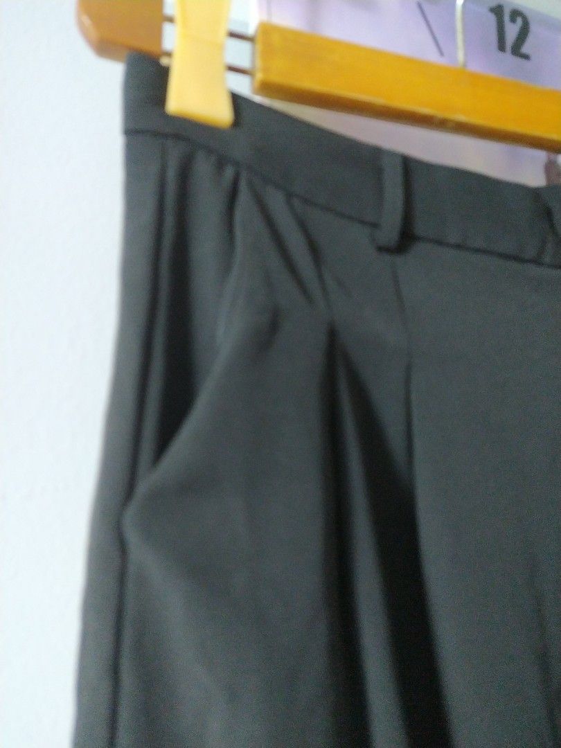 Shein large (Category: Other Bottoms) located in Manila. Submitted by timtam04 (Listing ID 1462435735, Image 2). Description: waist 30-32 length 41inches.